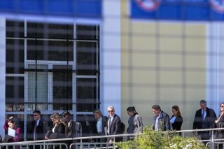 Τι γυρεύει το Δημόσιο στη δίκη των Τεμπών;